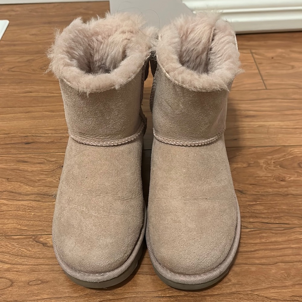 Pink bow UGGS